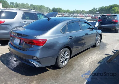 2022 Kia Forte Fe/Lxs z USA, uszkodzony, nr VIN 3KPF24AD9NE464190